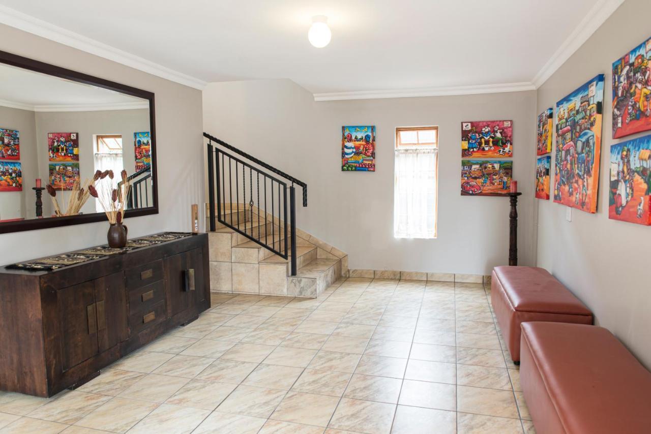 Ruth Avenue Guest House อีเดนเวล ภายนอก รูปภาพ