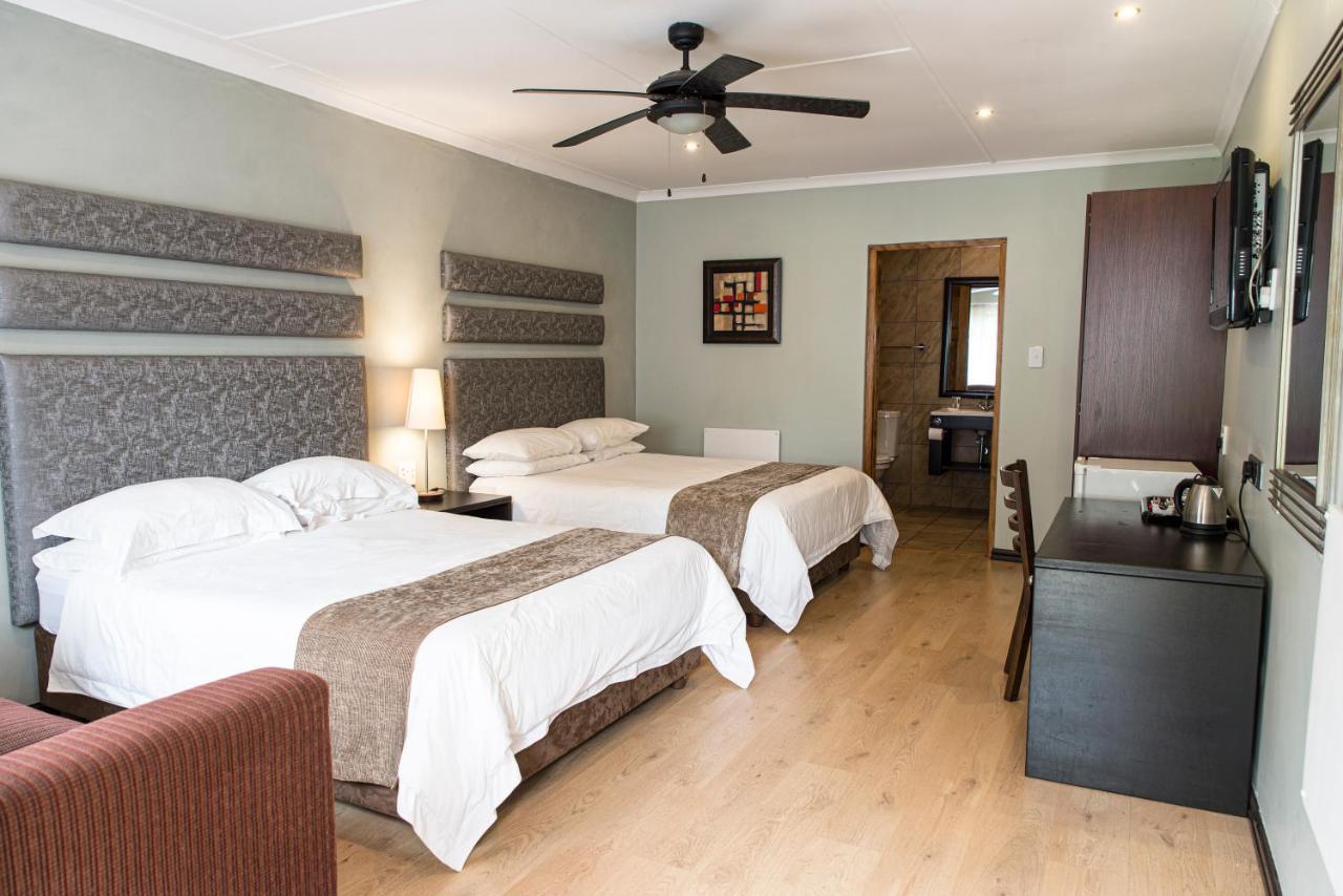 Ruth Avenue Guest House อีเดนเวล ภายนอก รูปภาพ