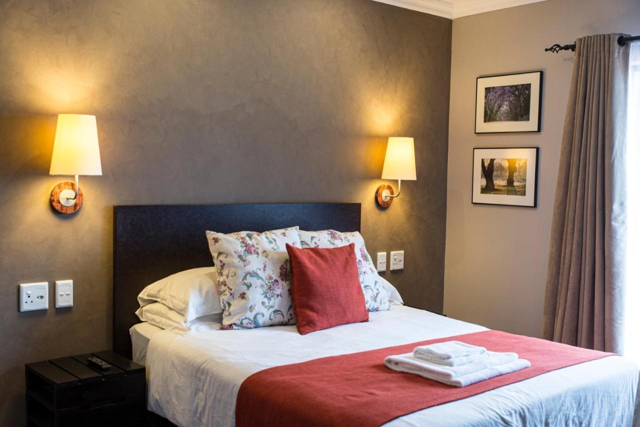 Ruth Avenue Guest House อีเดนเวล ภายนอก รูปภาพ